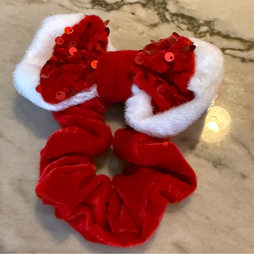 Mickey Mouse Bag and Scrunchie Bundle - Picture 11 of 16